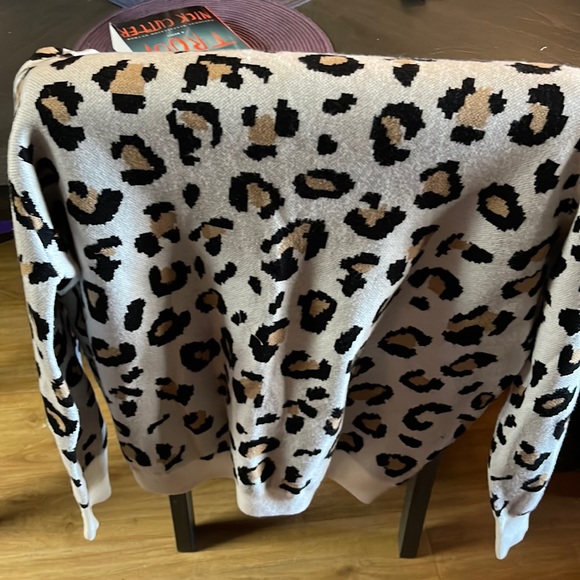 Leopard print sweater - Picture 1 of 2